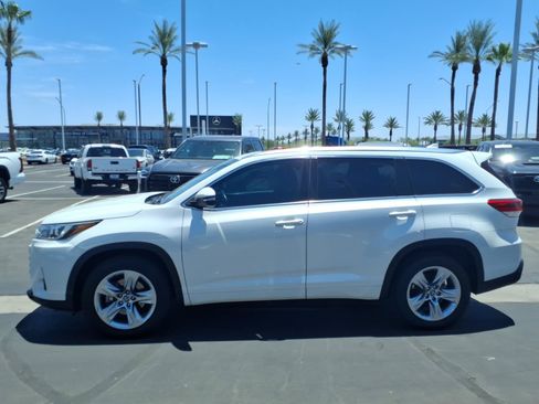 Used 2018 Toyota Highlander Limited FWD image 7