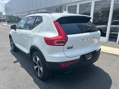 Certified 2025 Volvo XC40 B5 Plus AWD/4WD image 3