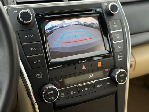 Used 2017 Toyota Camry XLE image 28