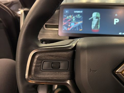 Used 2025 Rivian R1S Adventure image 42