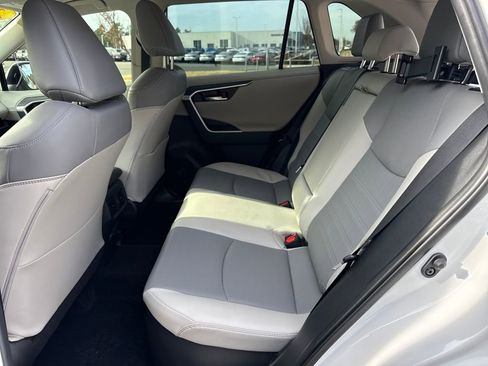 Used 2025 Toyota RAV4 Limited image 26