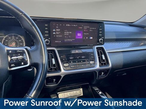 Used 2023 Kia Sorento EX w/ Panoramic Sunroof Package AWD/4WD image 10