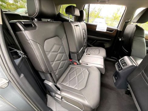 Certified 2025 Volkswagen Atlas SE AWD/4WD image 16