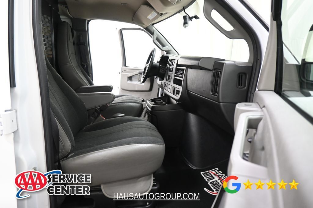 Used 2025 Chevrolet Express 2500 w/ Driver Convenience Package RWD image 8