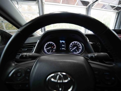 Used 2024 Toyota Camry SE image 15