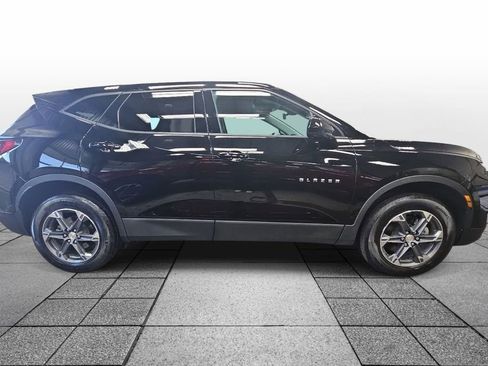 Used 2025 Chevrolet Blazer LT FWD image 4