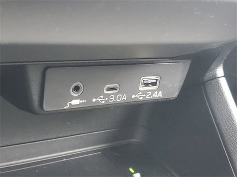 Certified 2025 Subaru Crosstrek 2.5i Limited image 28