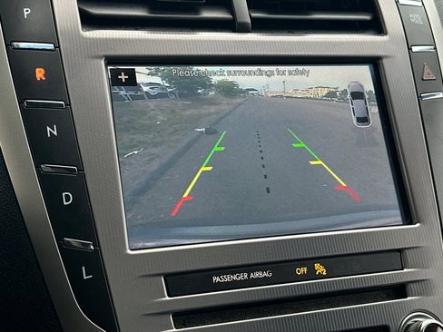 Used 2017 Lincoln MKZ Reserve image 21