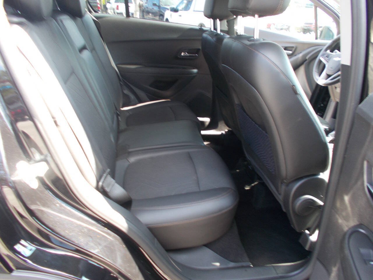 Used 2021 Chevrolet Trax LT w/ Driver Confidence Package FWD image 8