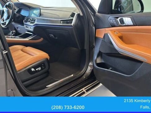 Used 2022 BMW X7 xDrive40i w/ Premium Package AWD/4WD image 48