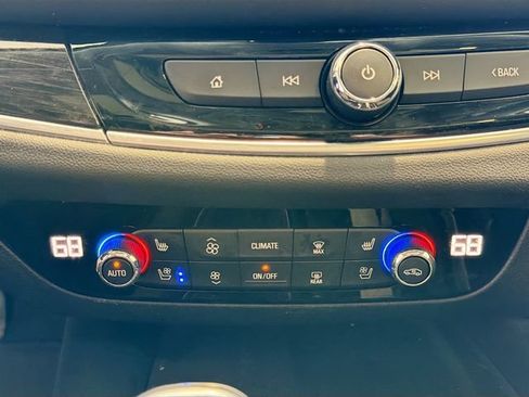 Used 2020 Buick Enclave Avenir w/ Avenir Technology Package AWD/4WD image 15