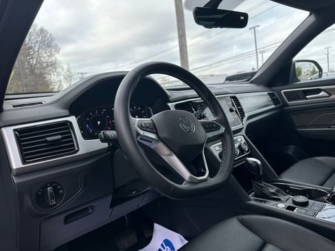 Used 2023 Volkswagen Atlas Cross Sport SE image 6