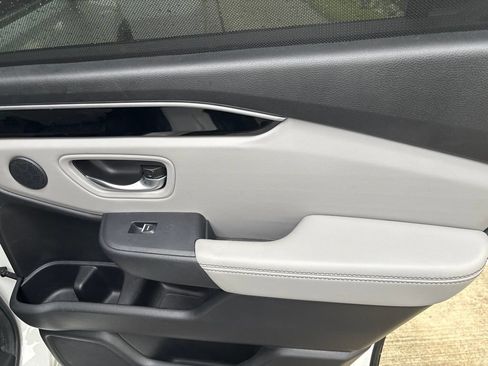 Used 2025 Honda Pilot EX-L image 23