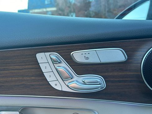 Used 2022 Mercedes-Benz GLC 300 4MATIC image 21