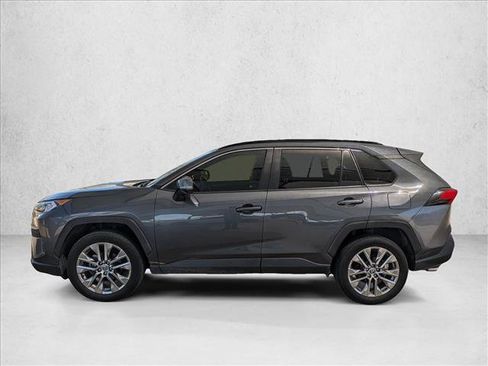 Used 2020 Toyota RAV4 XLE Premium image 9