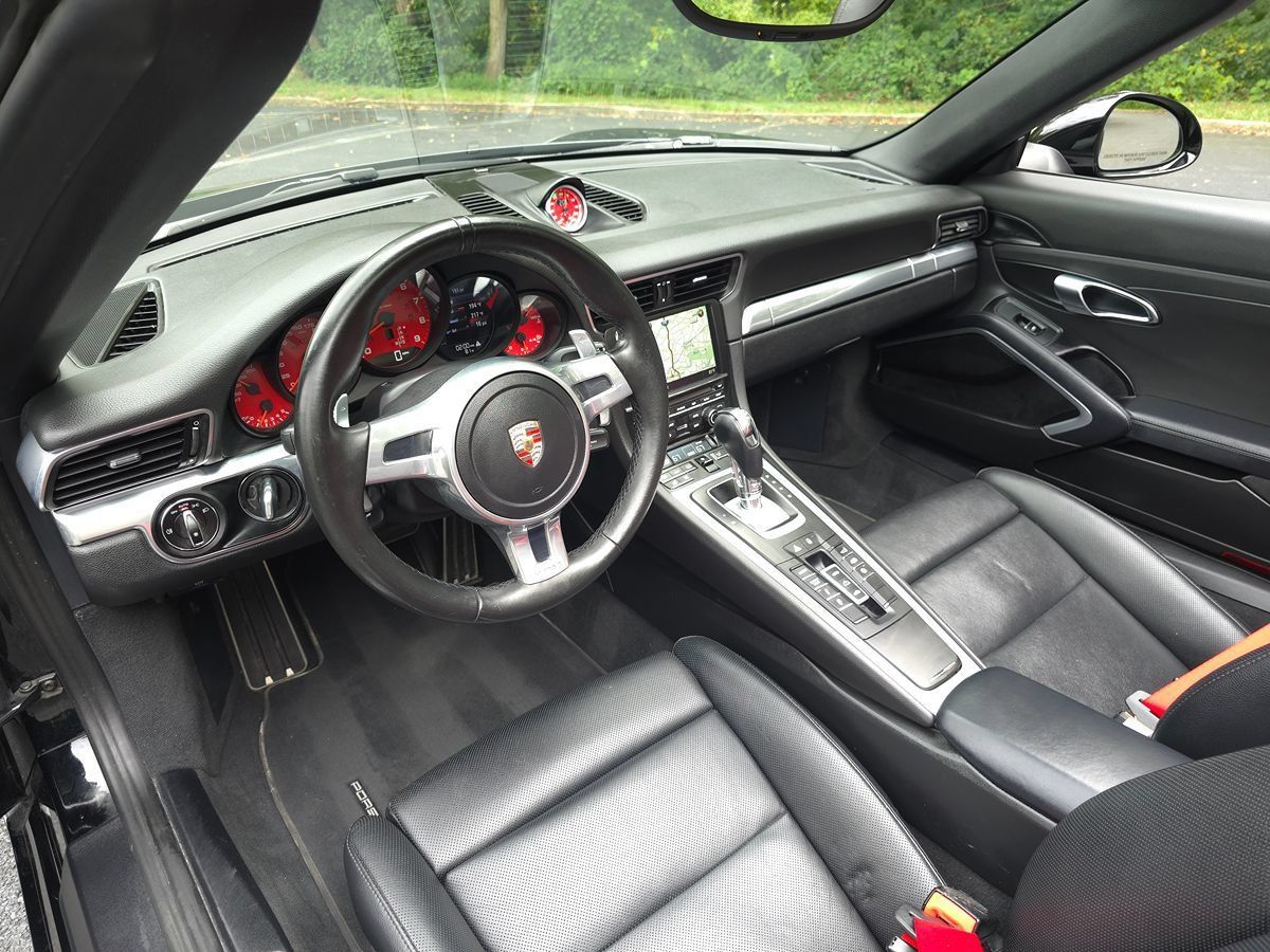 Used 2015 Porsche 911 Carrera 4S AWD/4WD image 2
