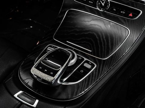 Used 2020 Mercedes-Benz E 350 Sedan image 25