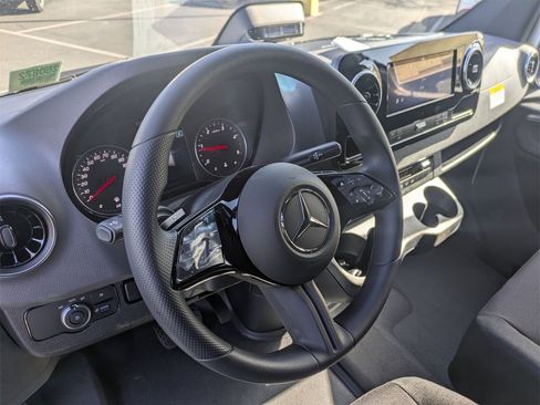 New 2025 Mercedes-Benz Sprinter 2500 image 5