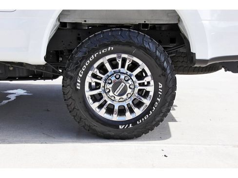 Certified 2022 Ford F250 XLT w/ XLT Premium Package AWD/4WD image 30