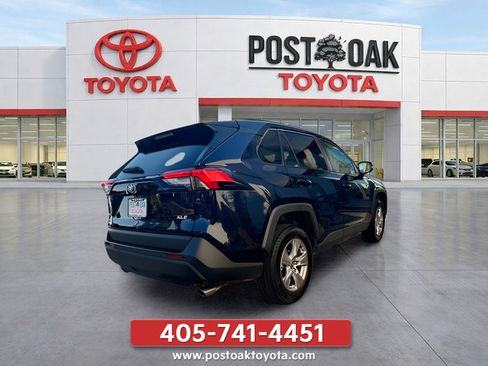 Used 2025 Toyota RAV4 XLE FWD image 8