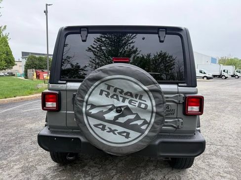 Used 2022 Jeep Wrangler Unlimited Sport AWD/4WD image 6
