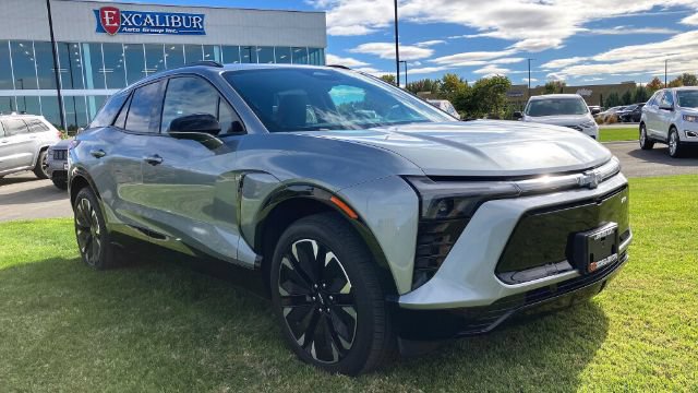 Used 2024 Chevrolet Blazer EV RS AWD/4WD image 2