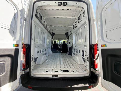 Used 2024 Ford Transit 250 148 High Roof AWD image 8