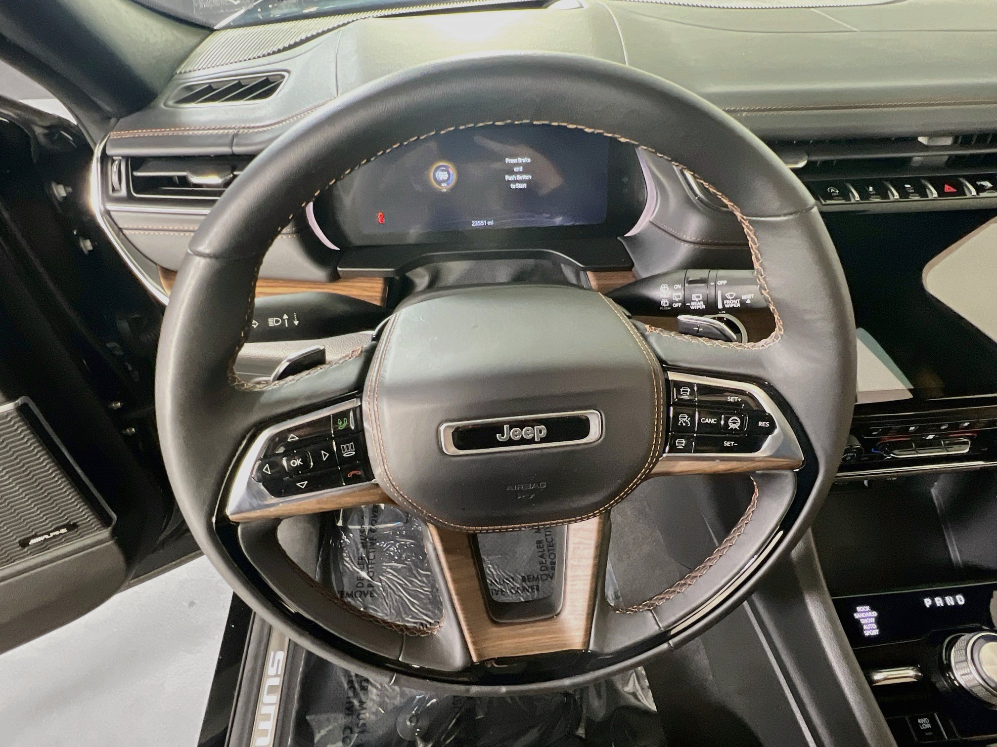 Used 2023 Jeep Grand Cherokee Summit w/ Adv Protech Group IV AWD/4WD image 11