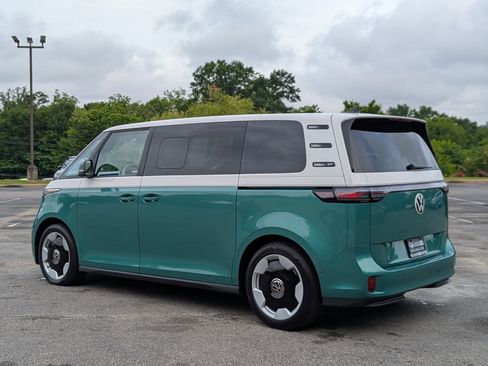 Used 2025 Volkswagen ID. Buzz Pro S Plus RWD image 7