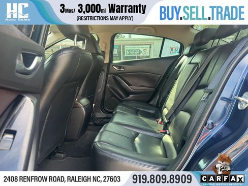 Used 2018 MAZDA MAZDA3 Touring FWD image 16