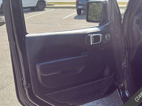 Used 2022 Jeep Wrangler Unlimited Sport image 7