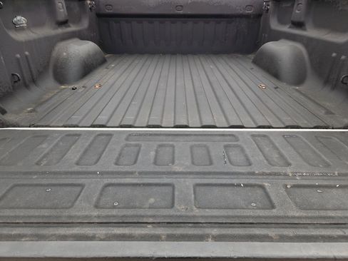 Used 2015 GMC Sierra 1500 SLE w/ SLE Value Package AWD/4WD image 39