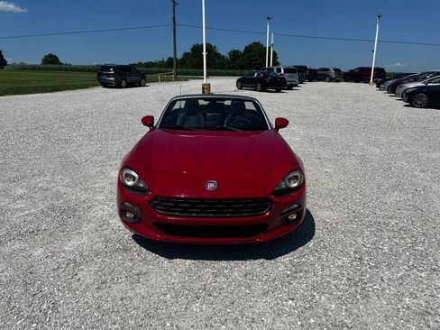 Used 2017 FIAT 124 Spider Lusso RWD image 32
