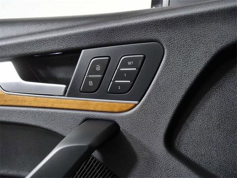 Used 2023 Audi Q5 2.0T Premium Plus w/ Premium Plus Package image 25