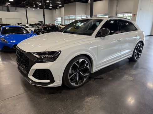 Used 2024 Audi RS Q8 AWD/4WD image 3