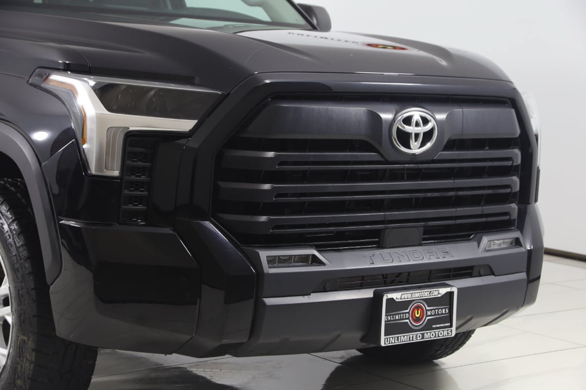 Used 2022 Toyota Tundra SR5 AWD/4WD image 32