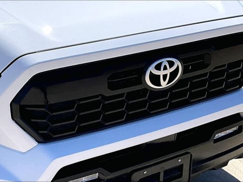 Used 2024 Toyota Tacoma TRD Off-Road AWD/4WD image 51