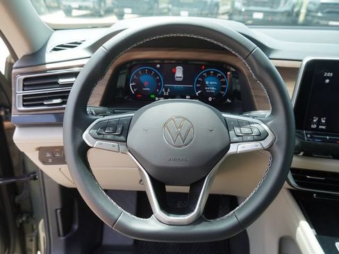 Used 2026 Volkswagen Atlas SE FWD image 26