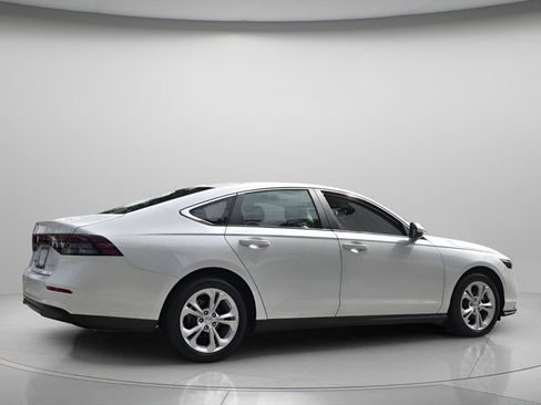 Used 2025 Honda Accord LX image 6