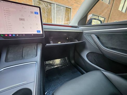 Used 2024 Tesla Model Y Long Range AWD/4WD image 58
