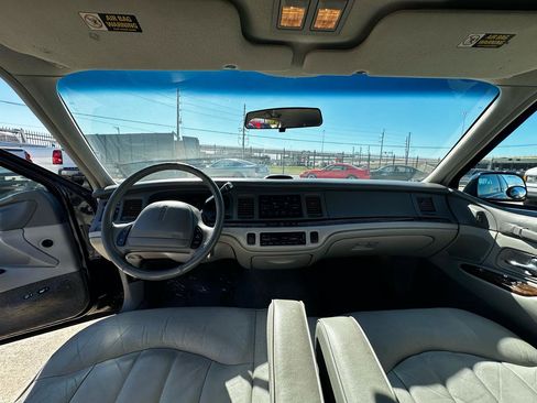 Used 1997 Lincoln Town Car Executive image 38