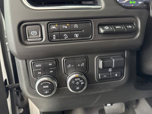 Used 2023 GMC Yukon AT4 w/ AT4 Premium Plus Package image 30