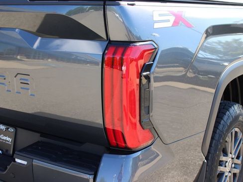Used 2023 Toyota Tundra SR5 w/ SR5 Convenience Package AWD/4WD image 37
