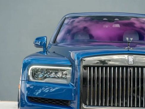 Used 2021 Rolls-Royce Cullinan Black Badge image 26