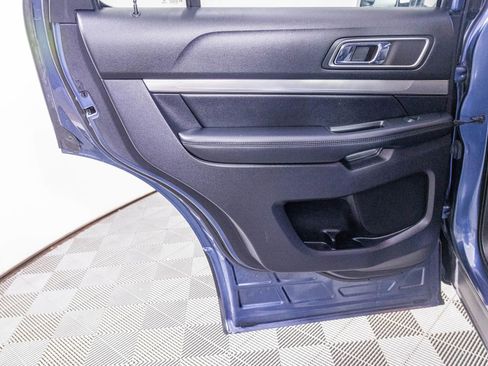 Used 2019 Ford Explorer XLT image 27