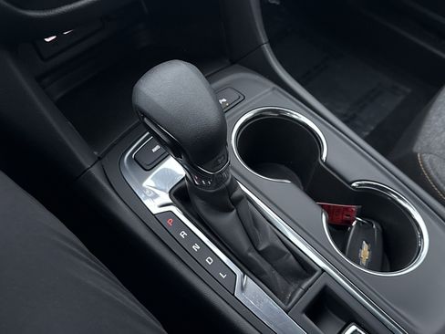 Used 2023 Chevrolet Equinox LT image 24