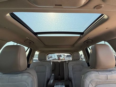 Used 2022 Lincoln Aviator Reserve w/ Equipment Group 201A AWD/4WD image 11