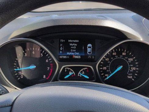 Used 2017 Ford Escape SE w/ SE Cold Weather Package FWD image 10