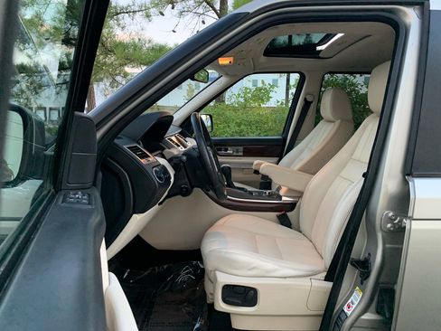 Used 2011 Land Rover Range Rover Sport HSE LUX image 3