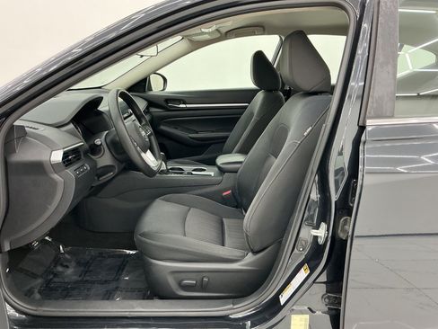 Used 2022 Nissan Altima 2.5 SV FWD image 14